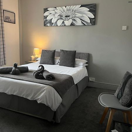 The Swan Hotel Kington  Zewnętrze zdjęcie